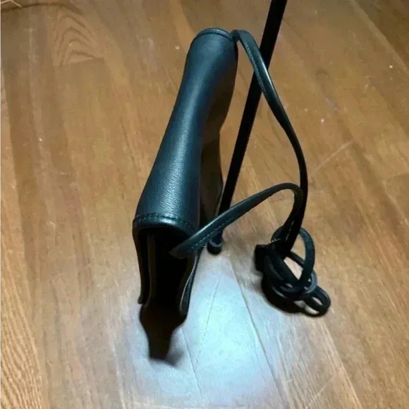 Vintage Coach Crossbody Bag#9620 - Picture 3 of 16